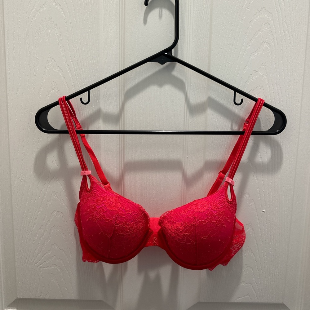 2011 Victoria’s Secret Sexy Little Things Women's Red Lace Bra